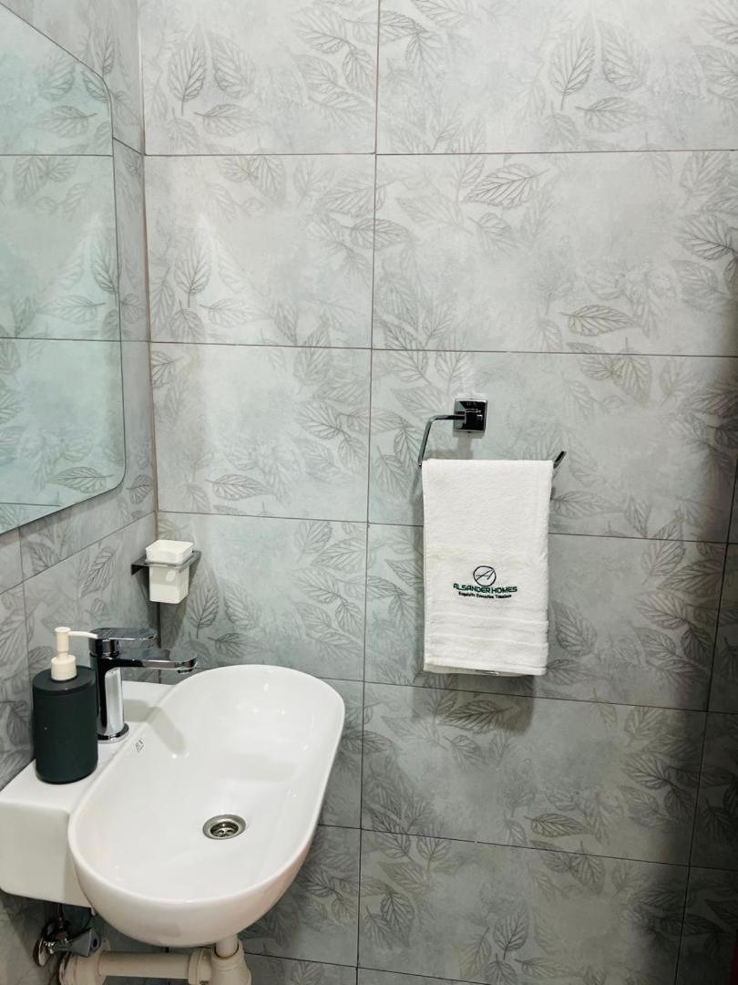 Alsander Homes Raspberry Kampala Esterno foto